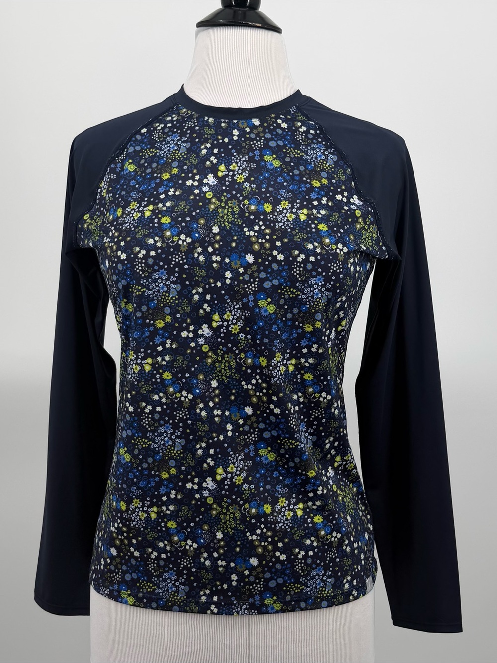 NWT Krimson Klover Vista Base Layer Top Small Lakeside Floral Navy Print